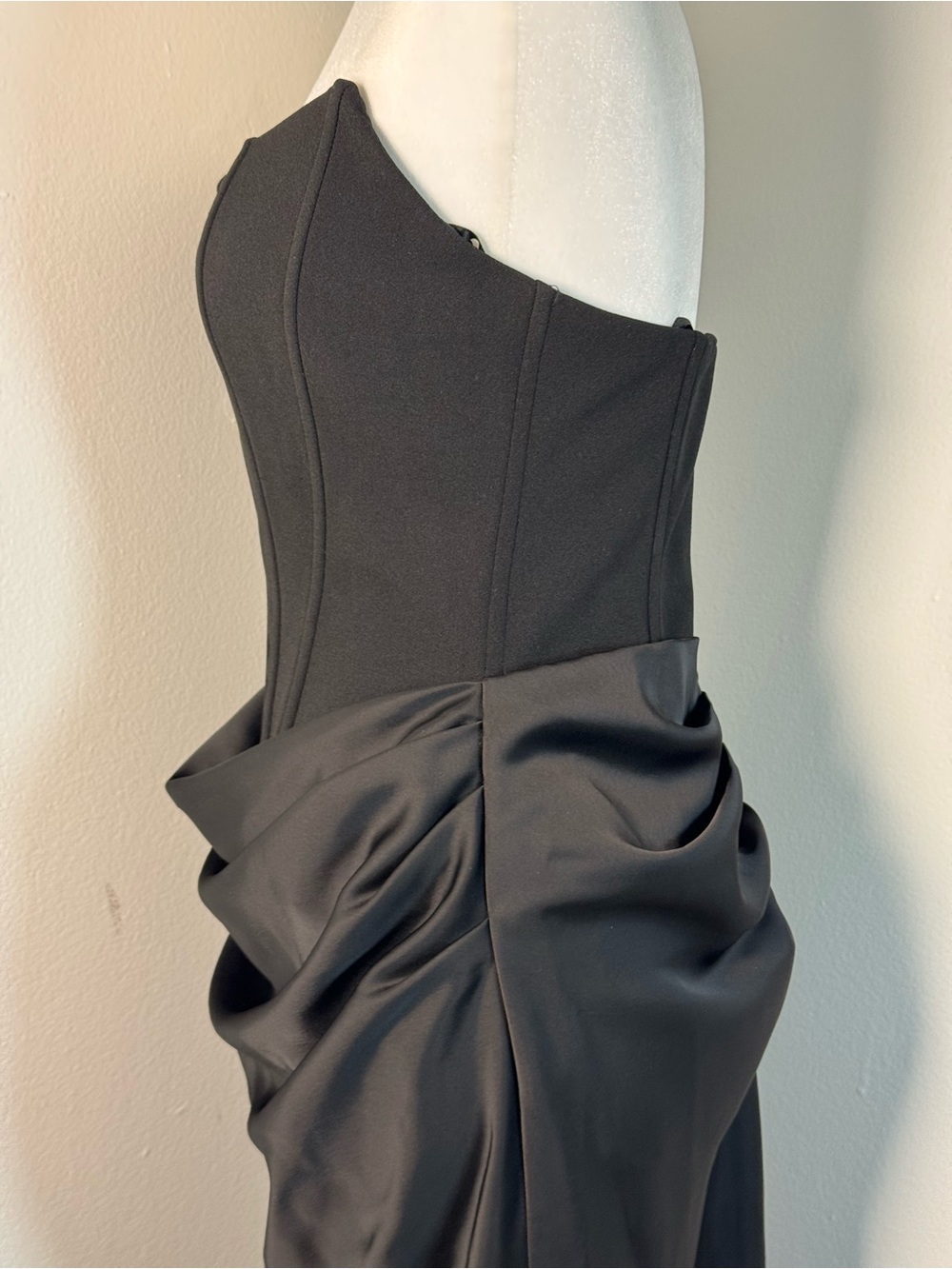 NEW Betsy and Adam Debra strapless corset mixed media draped gown in black Sz 8 - Picture 9 of 16
